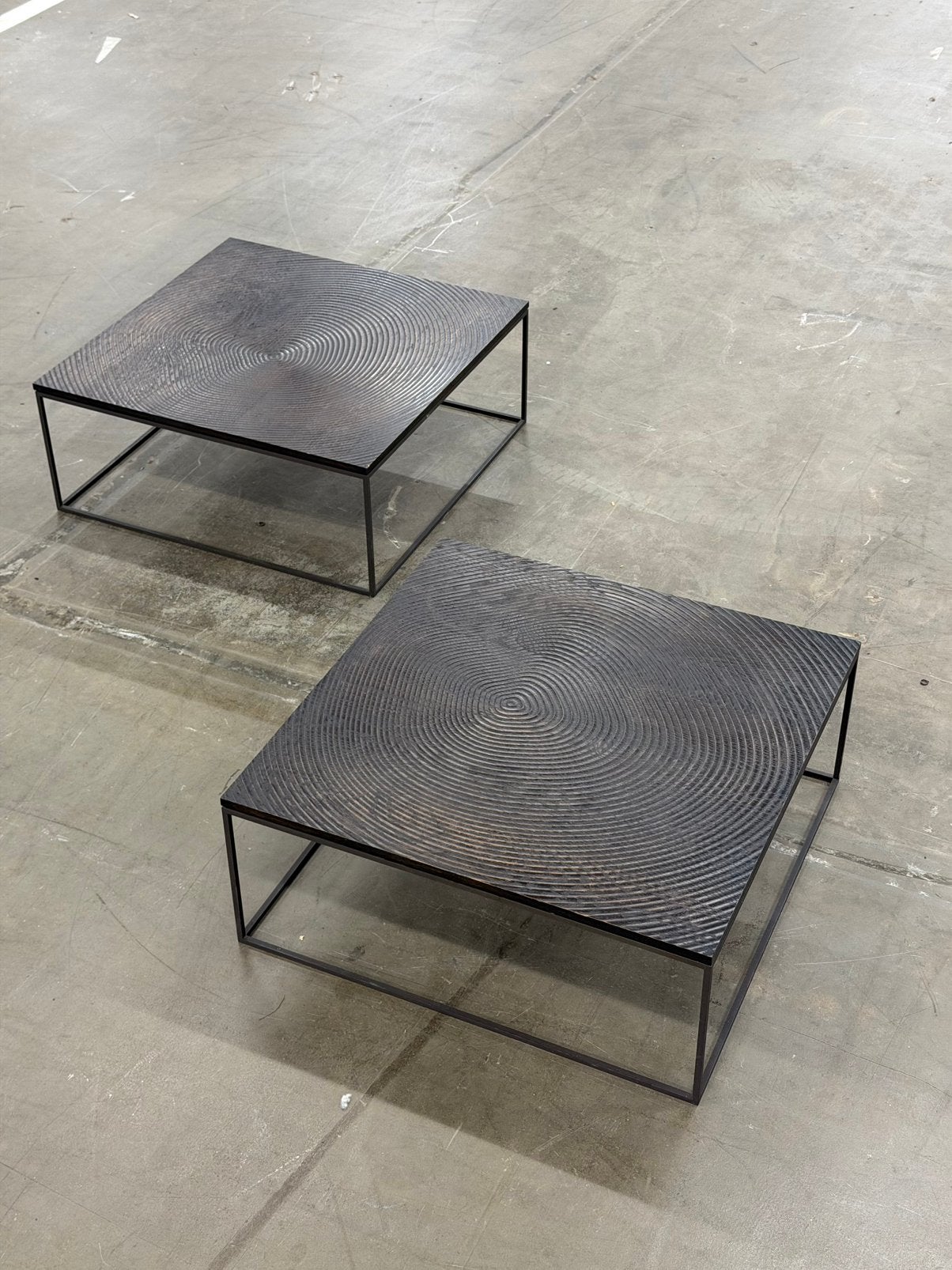 Linteloo Log  80x80cm | Salontafel | 2x, Eikenhout, 50 tot 100 cm, Vierkant, Zo goed als nieuw