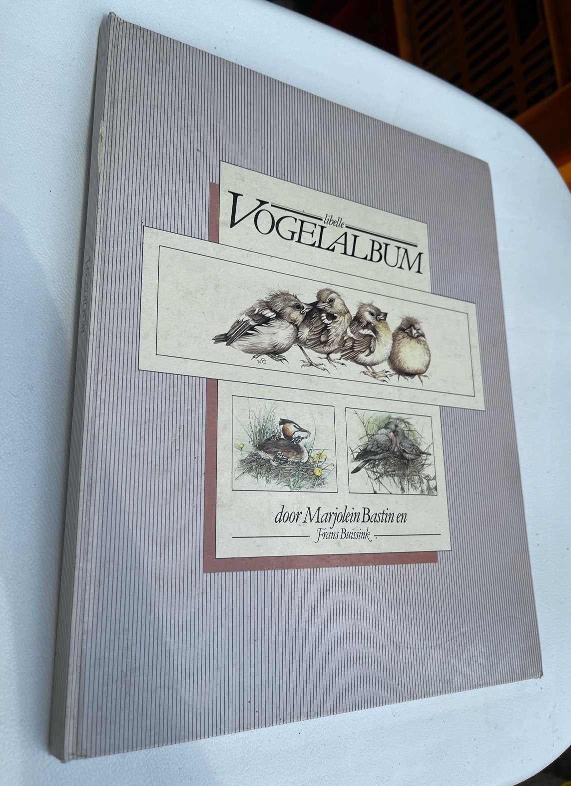 Libelle Vogelalbum door Marjolein Bastin en Frans Buissink, Ophalen of Verzenden, Zo goed als nieuw, Vogels