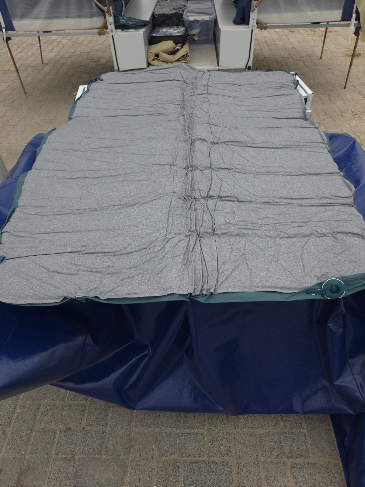 Decathlon Quechua 2 persoons zelfopblaasbaar matras, Ophalen, Ingebouwde pomp, Zo goed als nieuw, 2-persoons