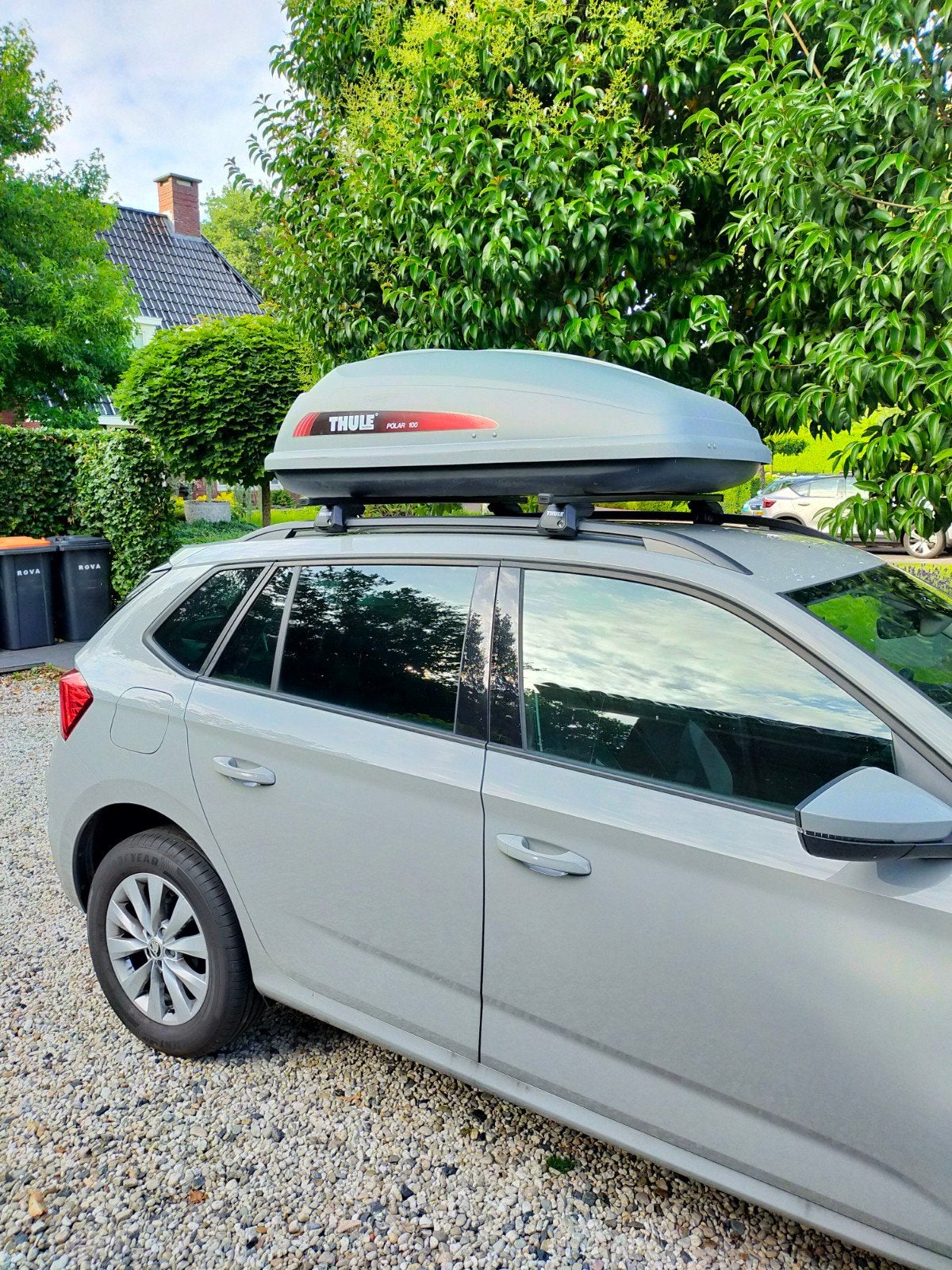 Thule Polar 100 dakkoffer met Thule dakdrager, Auto diversen, Dakdragers, Ophalen of Verzenden, Gebruikt