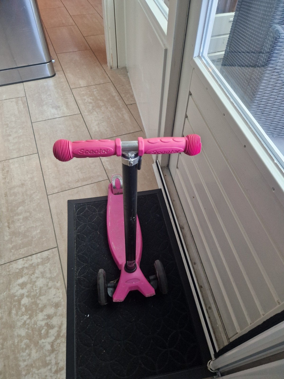Roze step met 3 verstelbare hoogtes en 2 voorwielen, Ophalen, Gebruikt, Gewone step