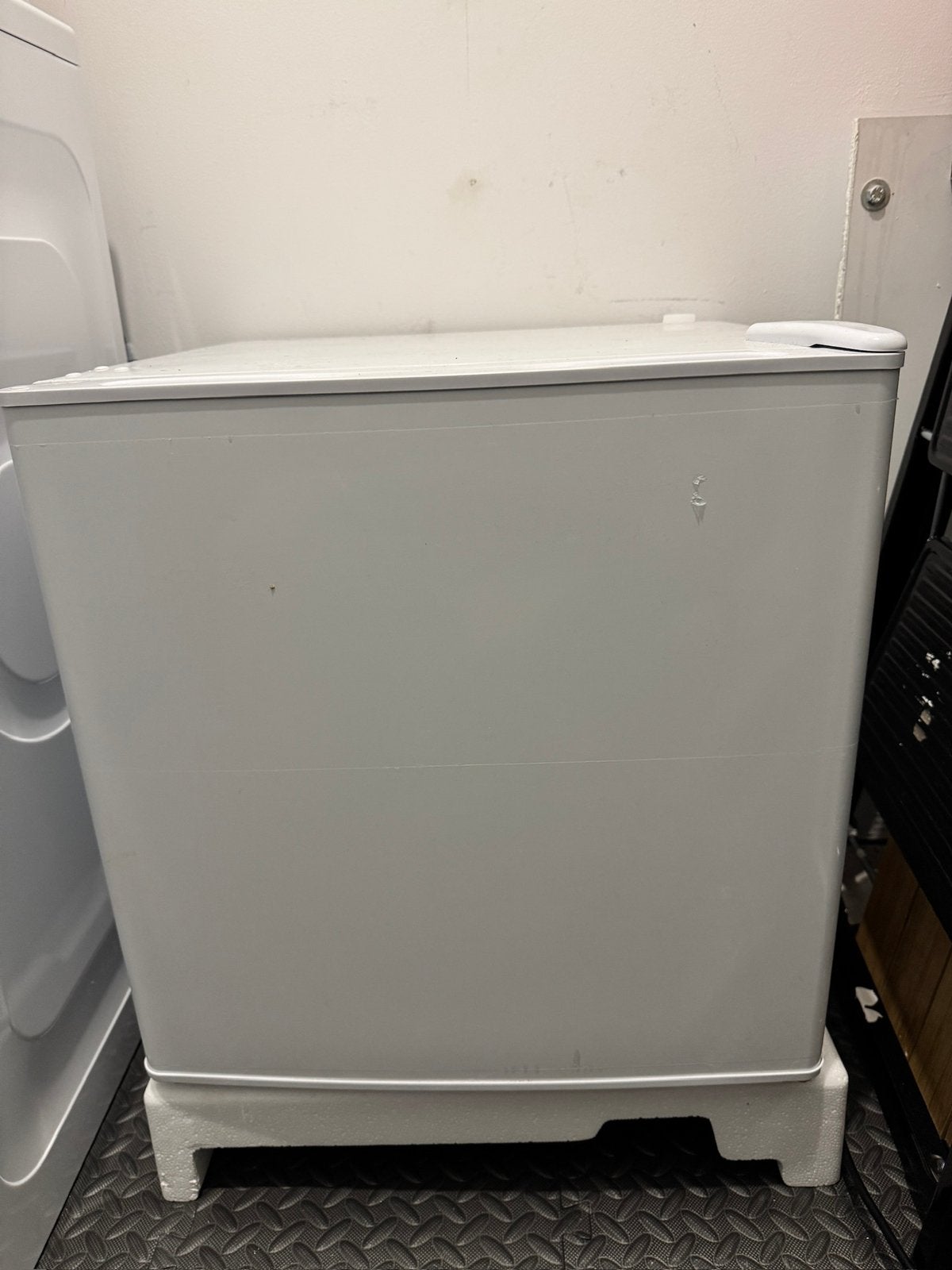 Mini koelkast, Witgoed en Apparatuur, Minder dan 85 cm, Ophalen of Verzenden, Met vriesvak, Minder dan 75 liter