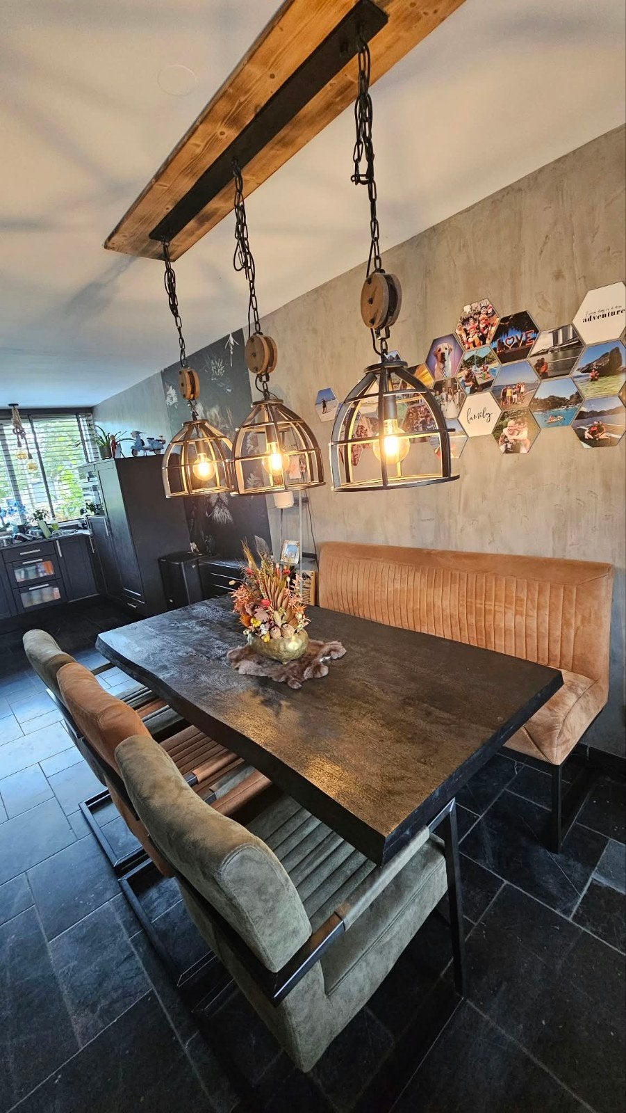 Eettafel met bank en stoelen - Industrieel design, Huis en Inrichting, 50 tot 100 cm, Zo goed als nieuw, Vijf personen of meer