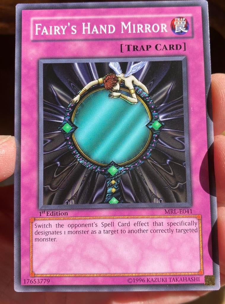 Yu-Gi-Oh! Fairy’s Hand Mirror MRL 1st Edition Old Print !, Ophalen of Verzenden, Zo goed als nieuw, Losse kaart