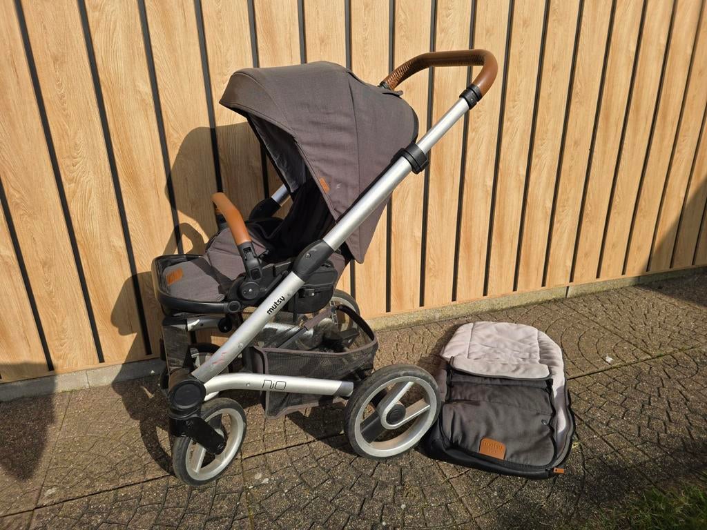 Mutsy Nio wandelwagen met voetenzak, Kinderen en Baby's, Kinderwagens en Combinaties, Gebruikt, Verstelbare duwstang, Mutsy, Ophalen