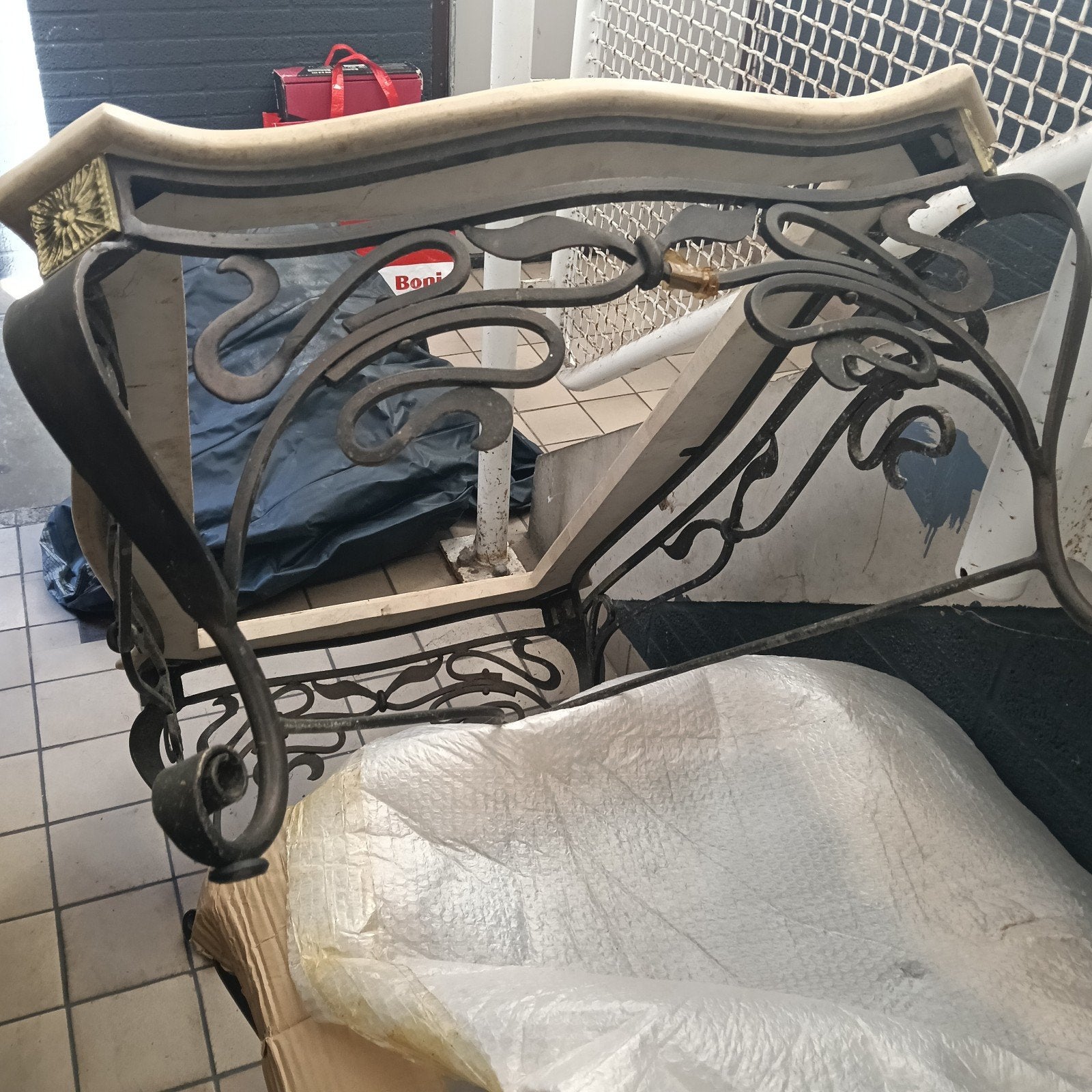 Salontafel en bijzettafel gietijzer en marmer, Huis en Inrichting, Ophalen, Gebruikt, 100 tot 150 cm, Klassiek, Sierlijk