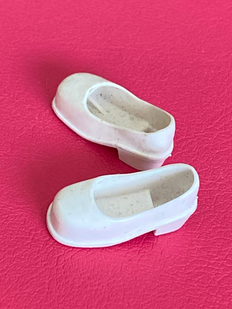 Vintage Sindy Pedigree 80 s witte schoenen niet Barbie, Ophalen of Verzenden