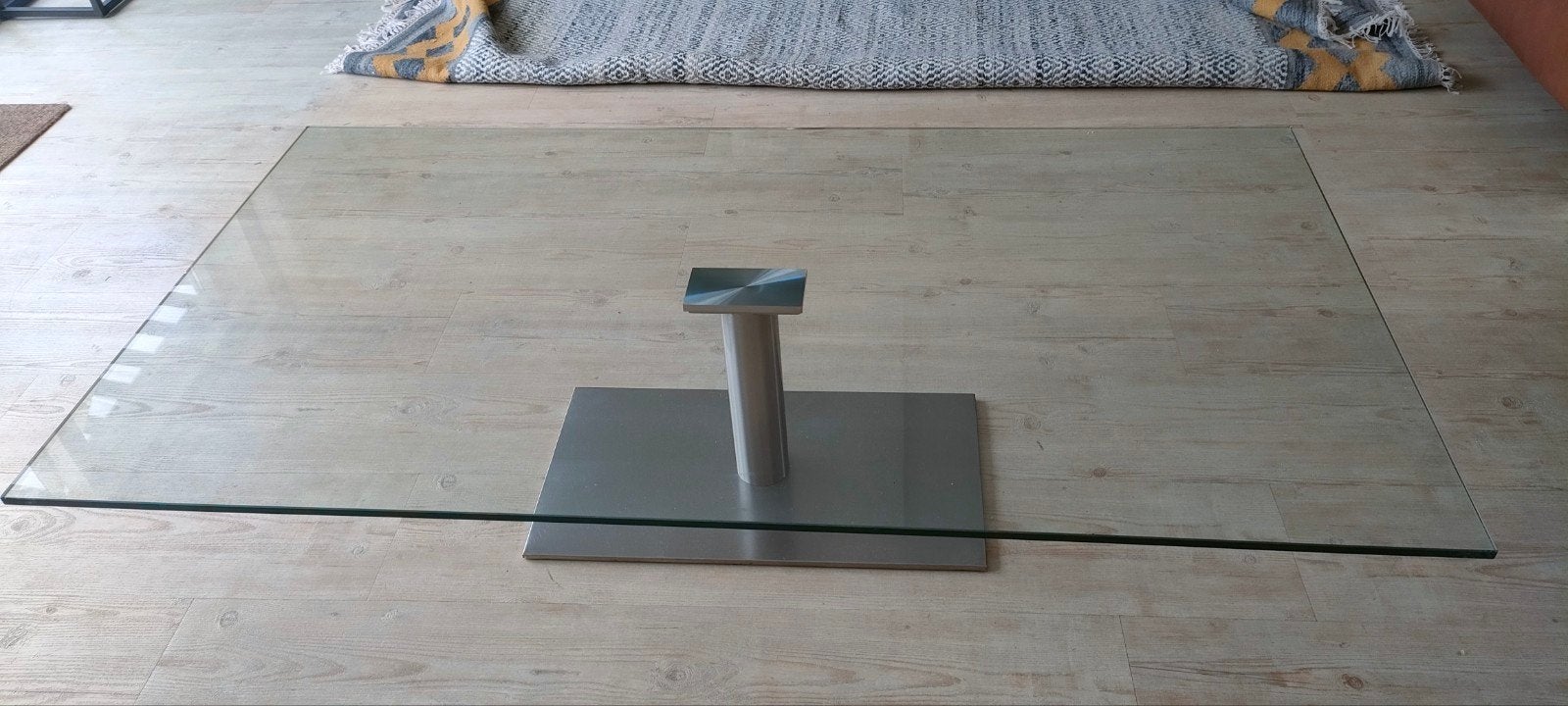 Design glazen salontafel met rvs onderstel, Ophalen, 100 tot 150 cm, 50 tot 100 cm, Rechthoekig