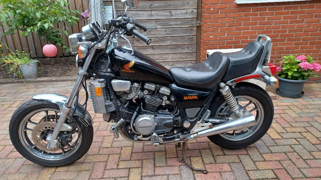 Honda Magna V45 - Nieuwe Accu, Motoren, Motoren | Honda, 750 cc, 4 cilinders, Gebruikt, Particulier