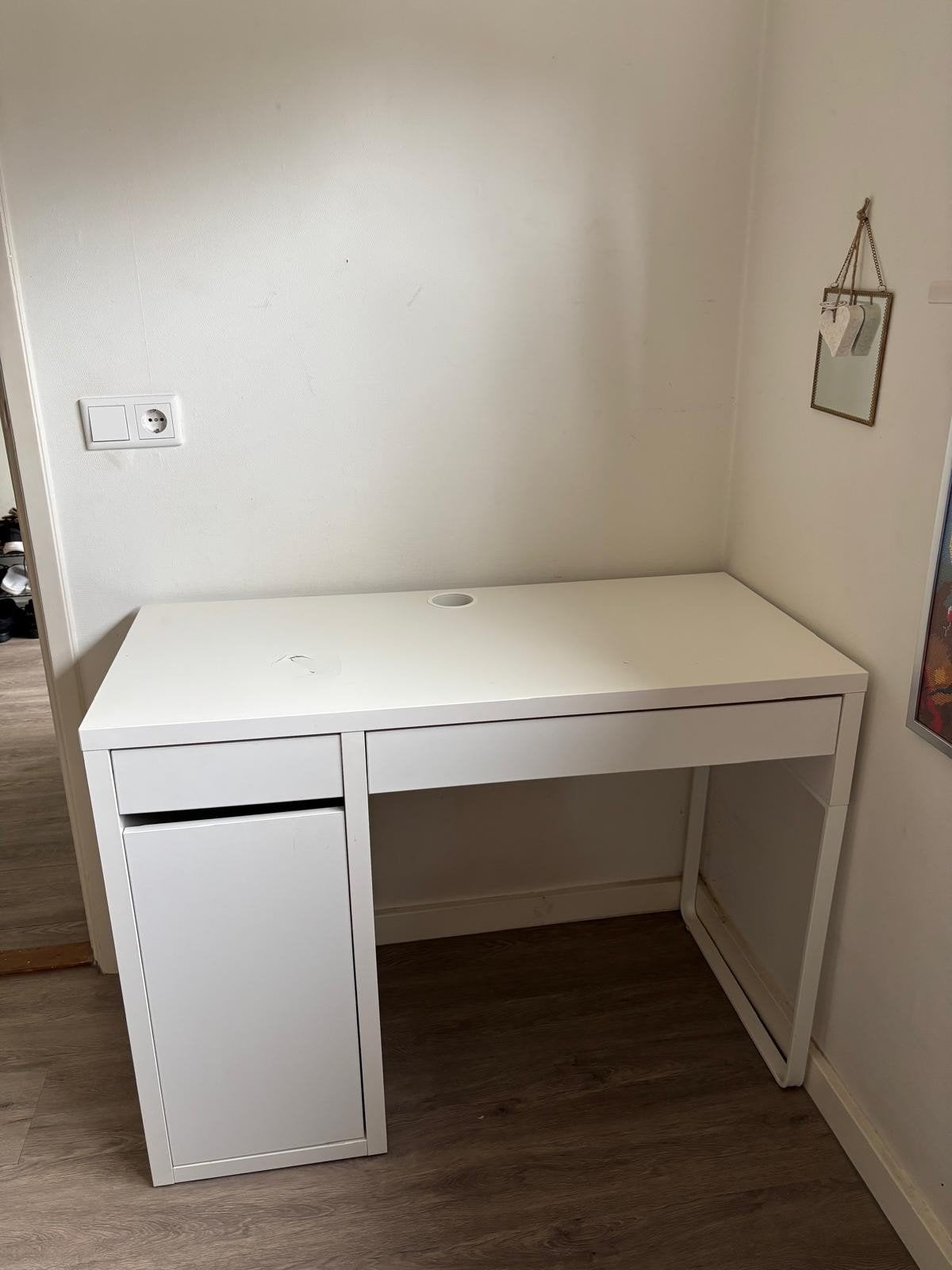 Gratis af te halen bureau wit Ikea, Ophalen, Gebruikt, IKEA, Wit
