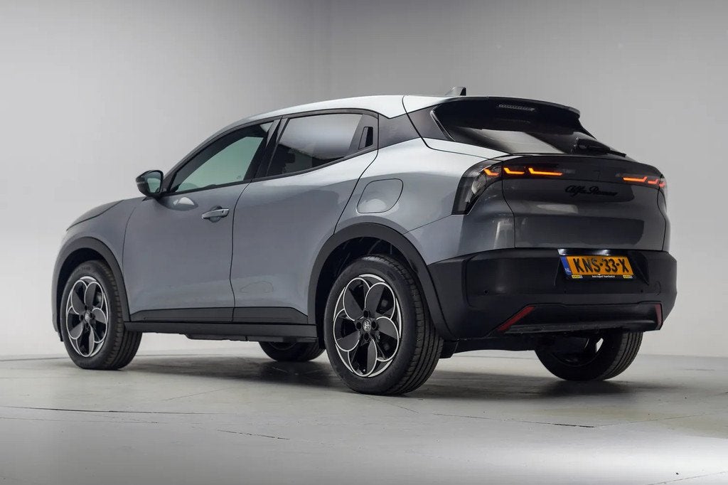 Alfa Romeo Junior Elettrica 54kWh [ LED Apple/Android Adapt., Auto's, Alfa Romeo, Automaat, 0 cilinders, Gebruikt, SUV of Terreinwagen