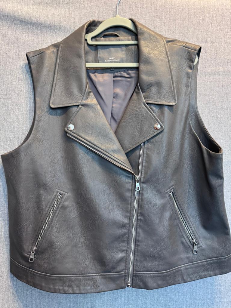 Only Carmakoma gilet, 50, Ophalen of Verzenden, Nieuw, Maat 46/48 (XL) of groter, Grijs