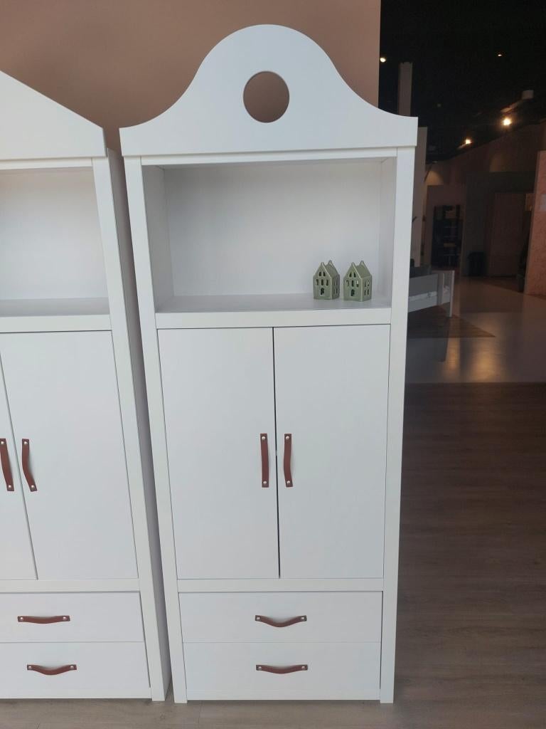 LifeTime 4-Vak Boekenkast Klok Gevel, Ophalen, Kast, 50 tot 70 cm, Nieuw