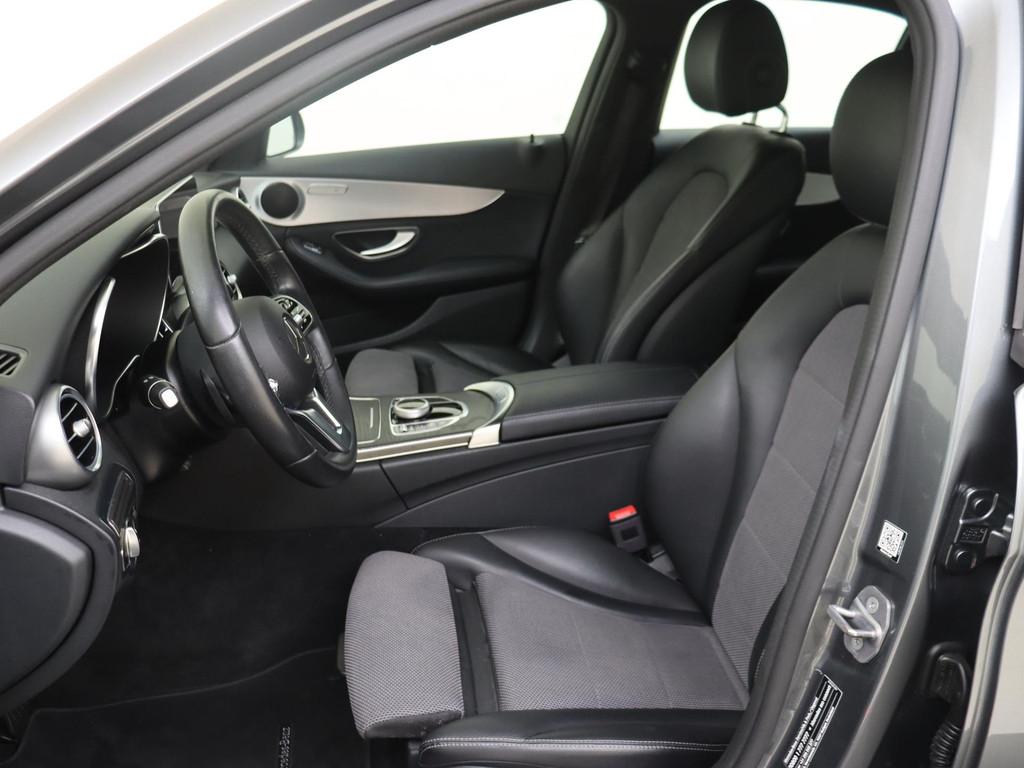 Mercedes-Benz C-klasse 180 Advantage Pack /Facelift /Digital, Auto's, Mercedes-Benz, Leder en Stof, Sedan, 16 km/l, 5 stoelen