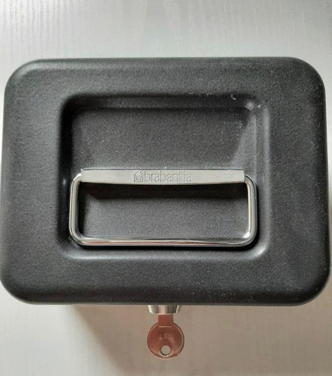 Brabantia metalen Geldkistje met Sleutel - Zwart, Verzamelen, Ophalen of Verzenden, Gebruikt