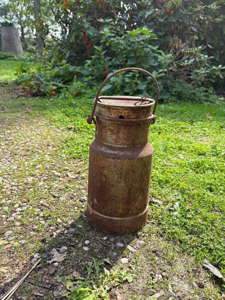 Oud roestig karnemelk busje, Antiek en Kunst, Ophalen