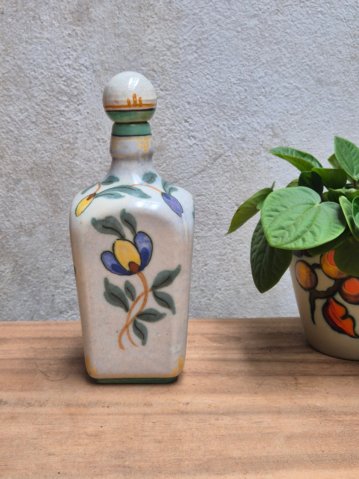 Vintage Zuid-Holland Plateel Karaf Bloemdecoraties, Ophalen of Verzenden