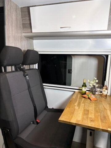 Foto 4 van Peugeot Boxer Camper - dwarsbed