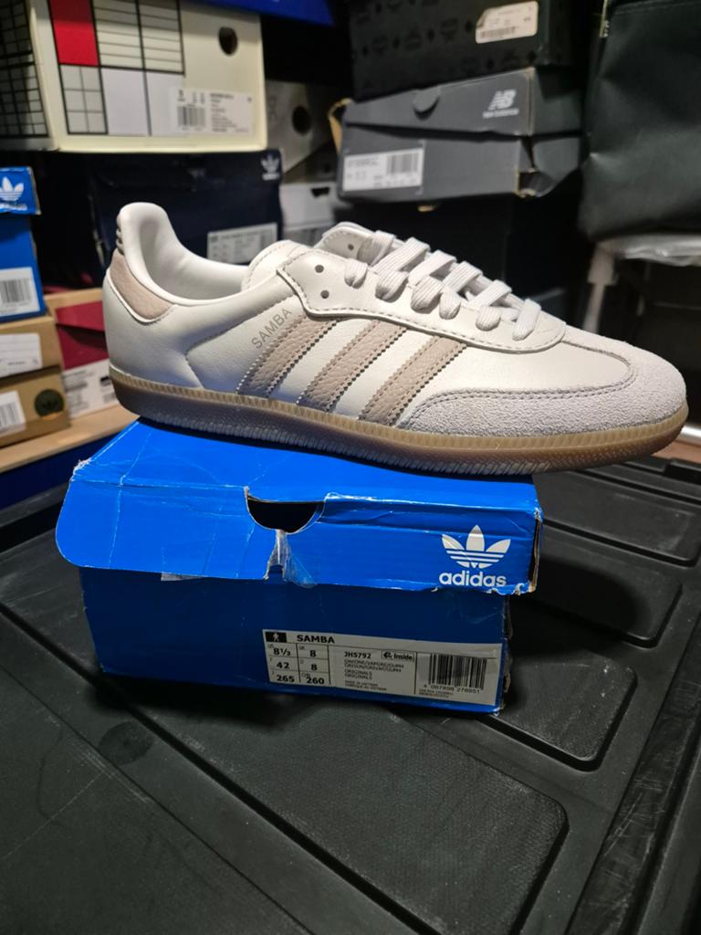 Nieuwe Adidas Samba sneakers - Maat 42, Wit, Nieuw, Ophalen of Verzenden, Sneakers of Gympen