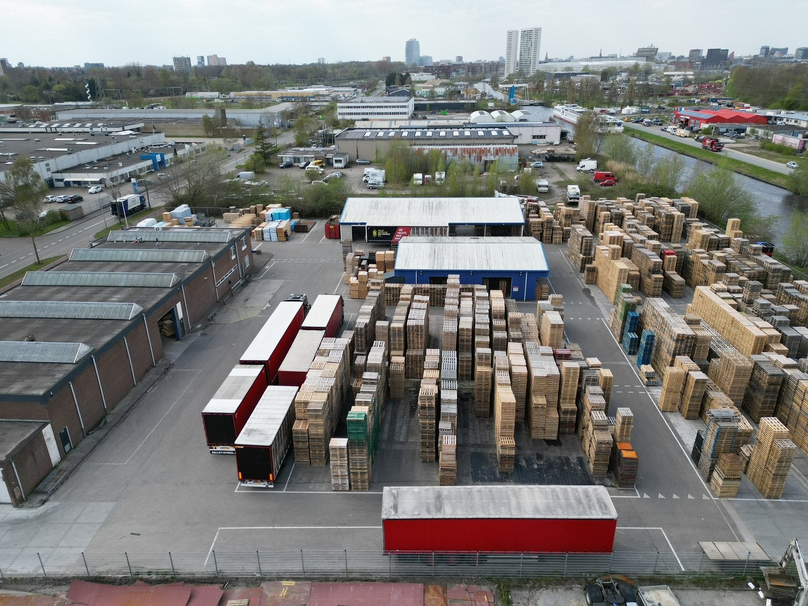 Gezocht: Alle soorten gebruikte pallets!, Zakelijke goederen, Ophalen of Verzenden, Overige categorieën