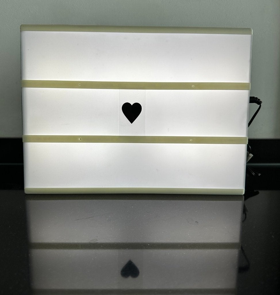 LED Light Box with Letters & Symbols (A4 Size), Huis en Inrichting, Ophalen, 22 cm, 30 cm, Overige typen