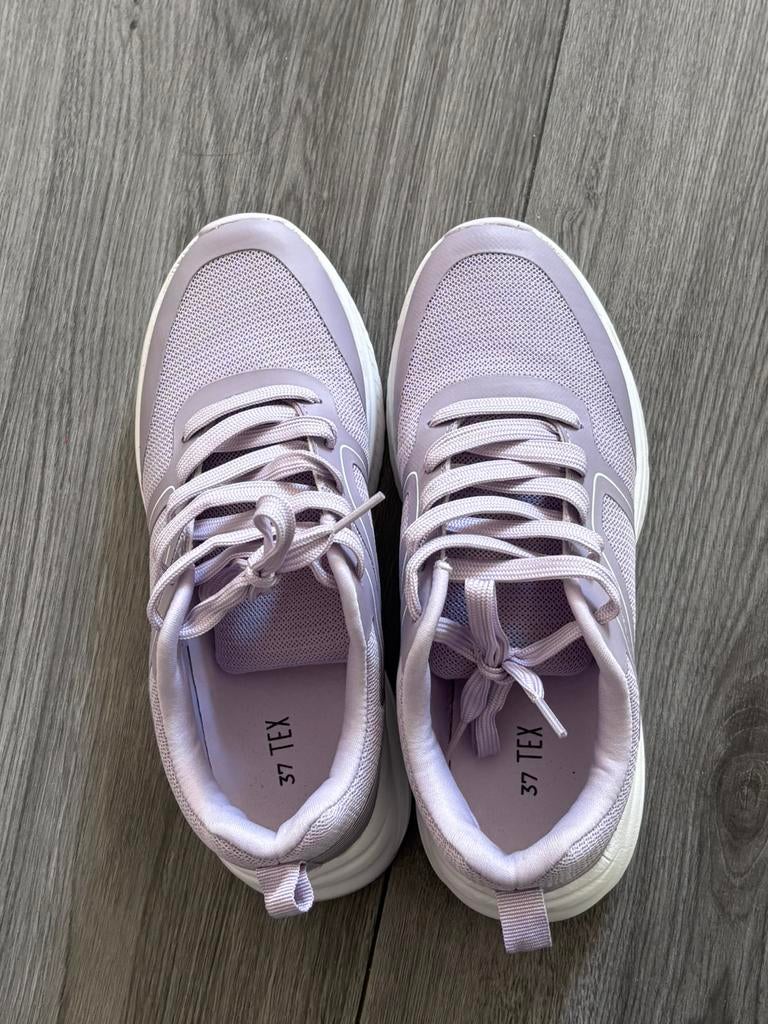 Tex lilac colour shoes & the number is 37., Sport en Fitness, Loopsport en Atletiek, Ophalen of Verzenden, Zo goed als nieuw, Overige typen