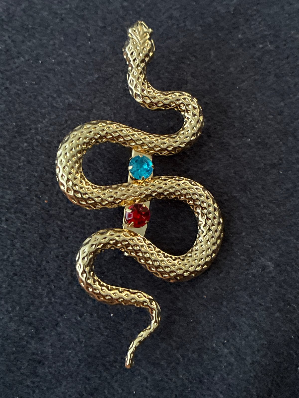 Gouden Slangenbroche met Kristallen, Sieraden, Tassen en Uiterlijk, Broches, Met kristal, Overige materialen, 4 tot 7 cm, Ophalen of Verzenden