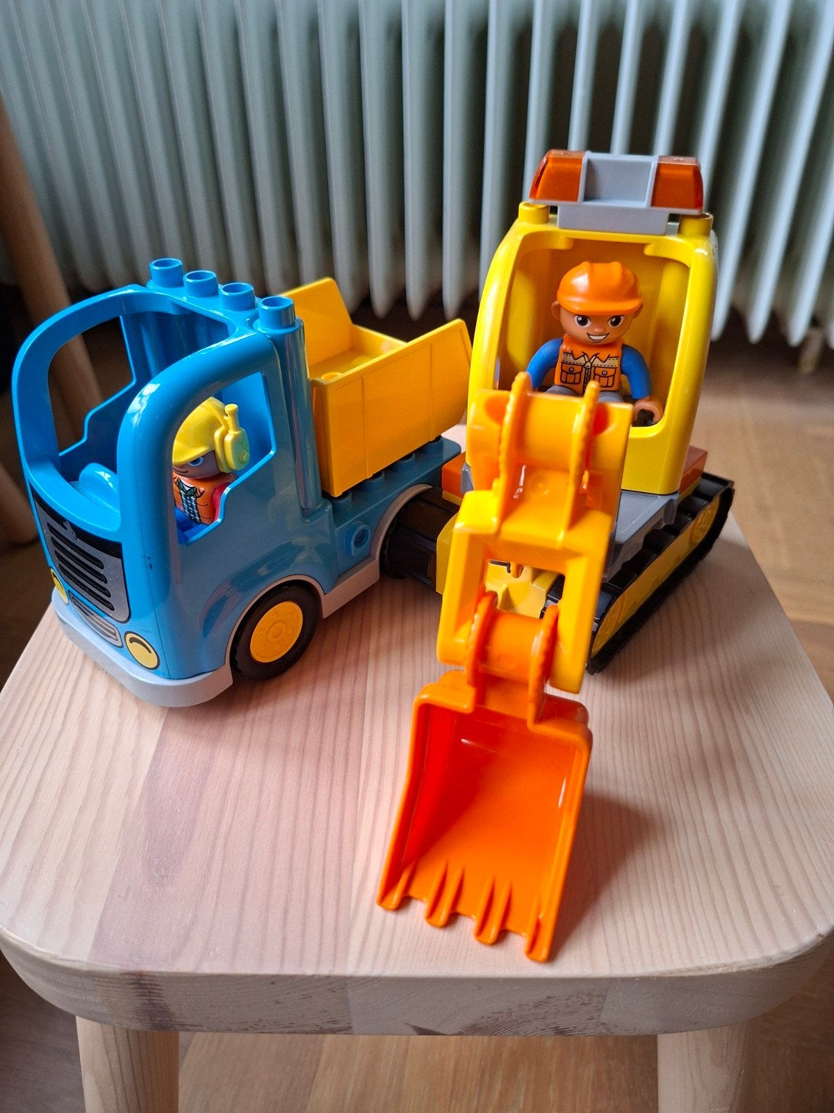 Lego Duplo Truck en graafmachine (10931), Kinderen en Baby's, Speelgoed | Duplo en Lego, Ophalen of Verzenden, Compleet, Duplo