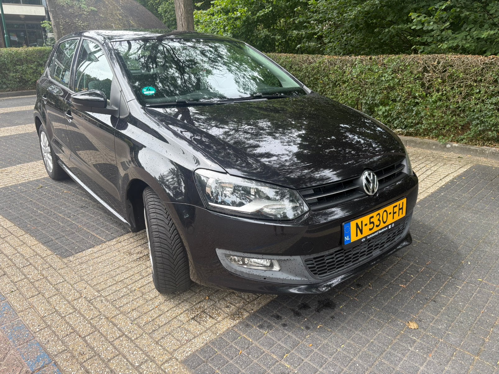 Volkswagen Polo 2010 benzine lpg g3 zuinig zwart Carplay PDC, 1025 kg, 40 €/maand, Zwart, Particulier