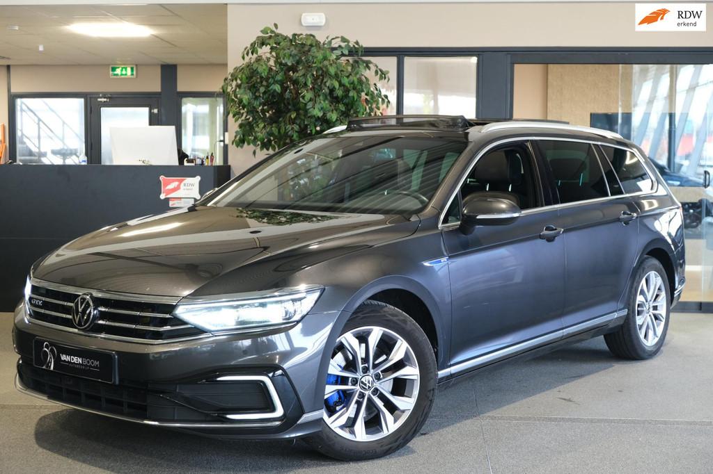 Volkswagen Passat Variant 1.4 TSI PHEV GTE 218 PK Pano Trek, Gebruikt, Zwart, 4 cilinders, USB