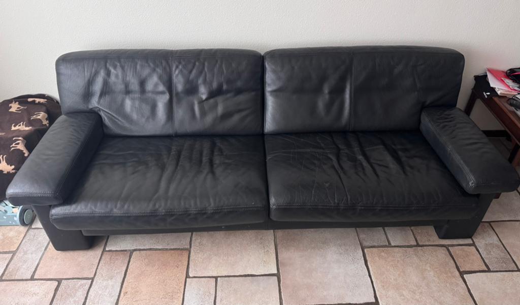 Te koop: zwarte leren bank van het merk Durlet, Huis en Inrichting, Banken | Bankstellen, Gebruikt, Driepersoons, Ophalen of Verzenden