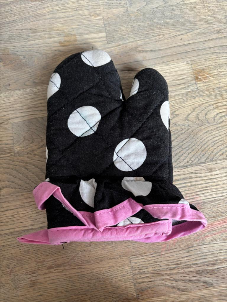 Kinderovenwant zwart met witte stippen en roze rand, Ophalen of Verzenden, Gebruikt, Zwart, Overige typen