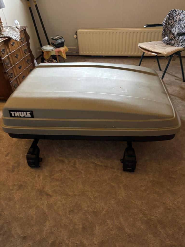 Dakkoffer thule. Met dagdragers voor peugeot 208, Auto diversen, Dakkoffers, Ophalen, Gebruikt