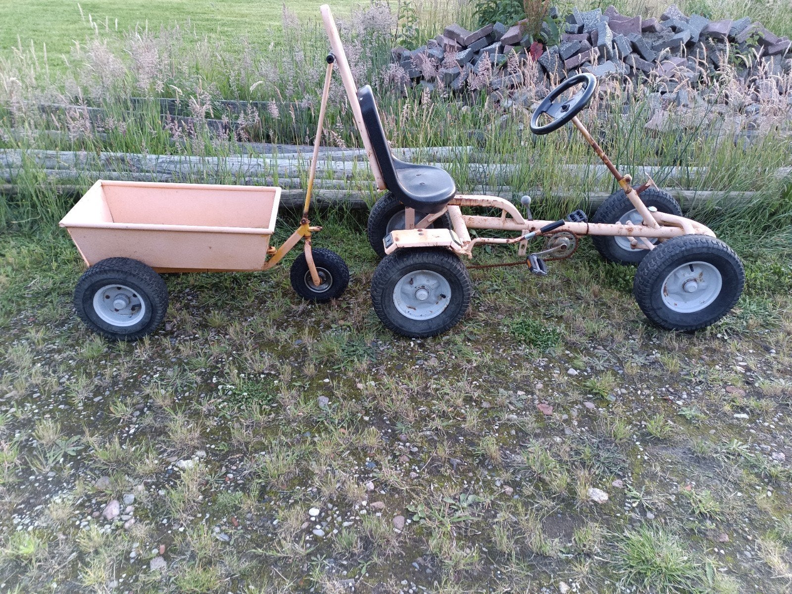 Gele skelter met bak - Leuke opknapper!, Kinderen en Baby's, Speelgoed | Buiten | Skelters, Ophalen, Gebruikt, Overige merken