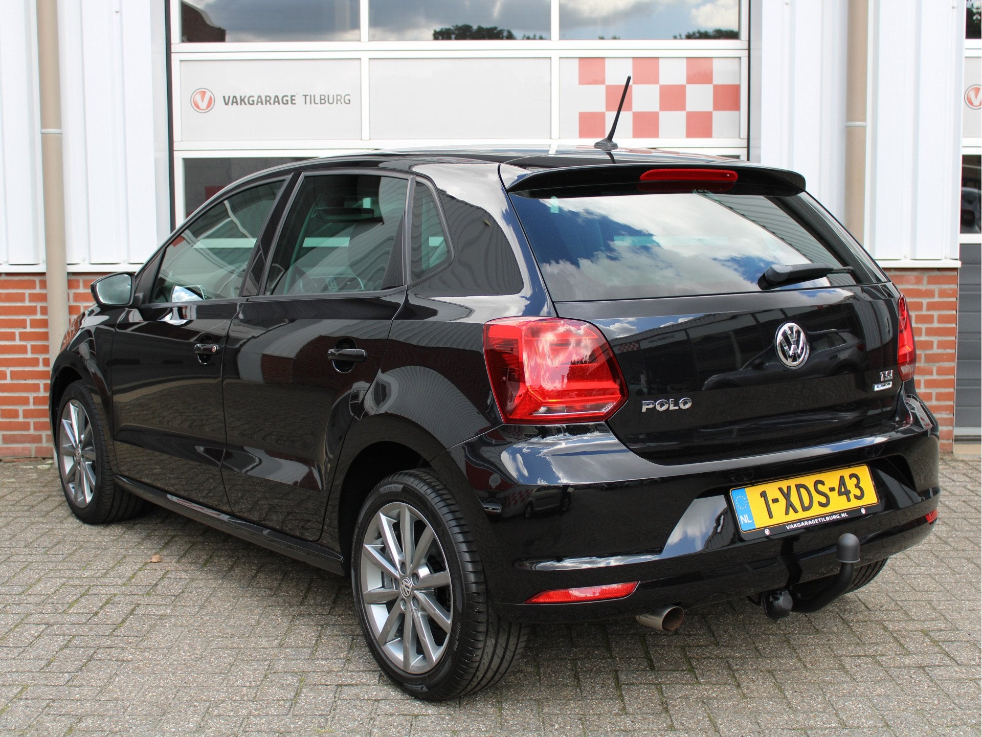 Volkswagen Polo 1.2 TSI First Edition 1e Eig/NWE Distributie, Stof, Euro 6, 4 cilinders, Zwart