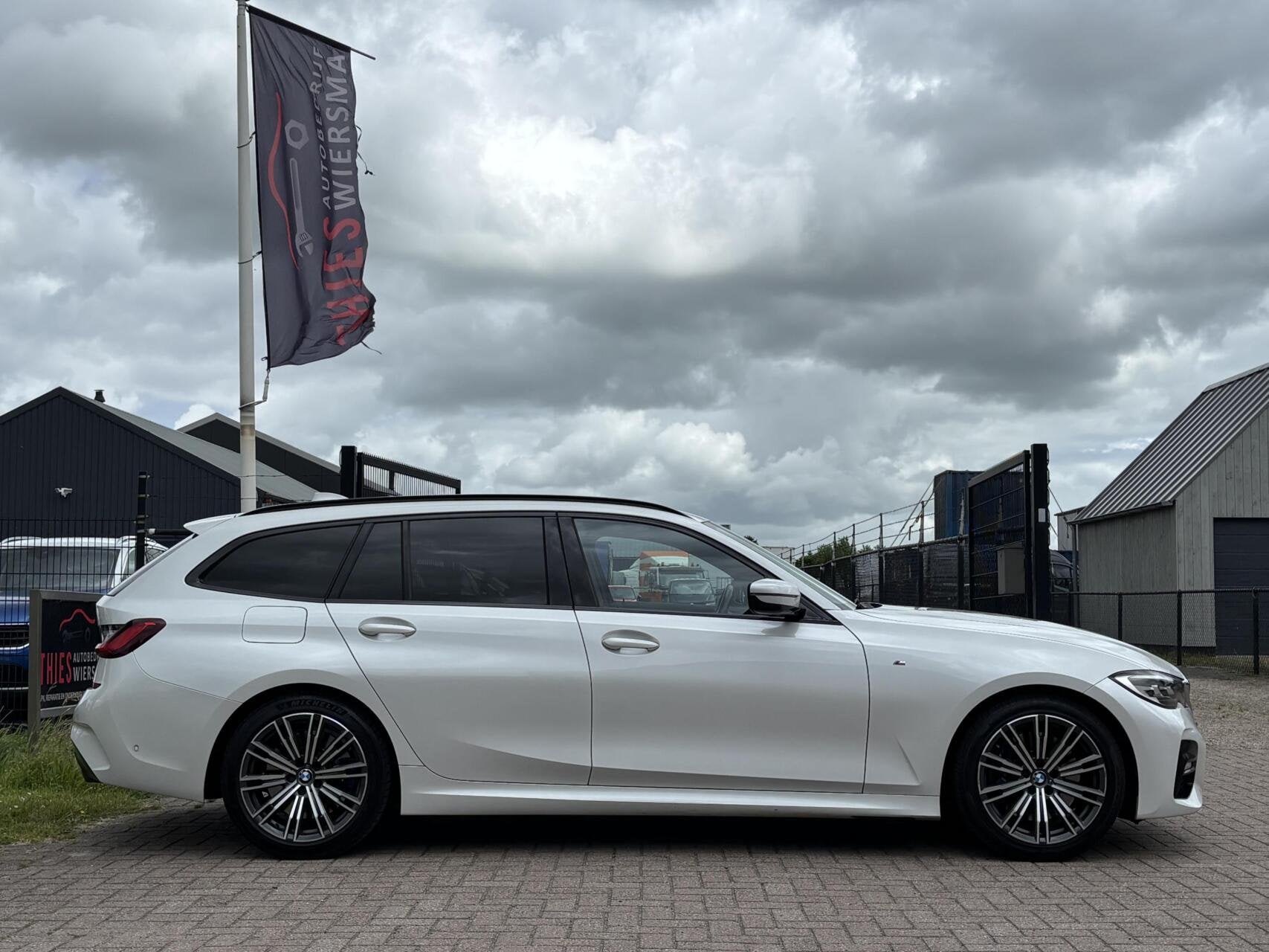 BMW 3-serie Touring 330i Introduction Executive Edition pare, Auto's, Automaat, 1998 cc, Achterwielaandrijving, Gebruikt