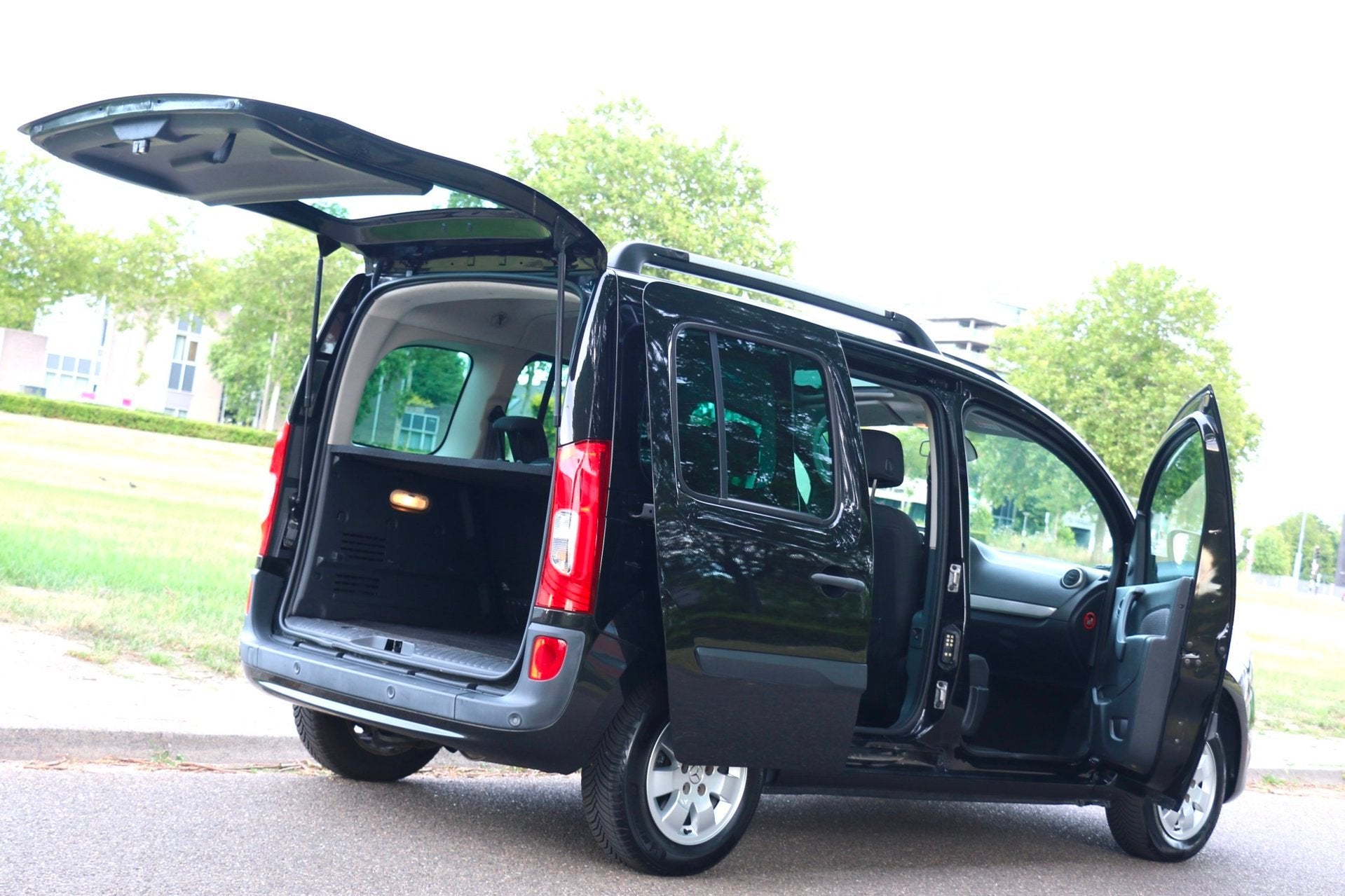 Mercedes-Benz CITAN 112 Tourer Lang 6G-DCT Aut 114Pk Panoram, Dealer onderhouden, Gebruikt, Zwart, Bedrijf