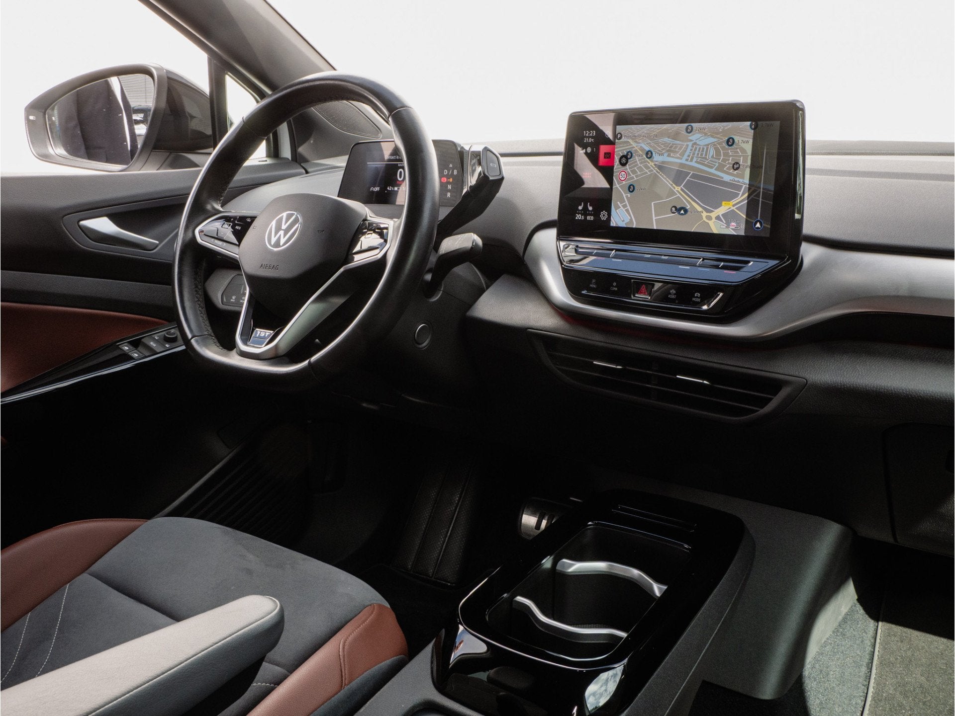 Volkswagen ID.4 First 77 kWh SOH 94% Navigatie/ 20" Lmv/ Car, Automaat, Achterwielaandrijving, Gebruikt, Zwart