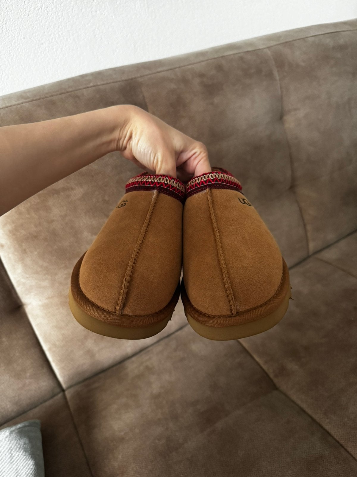Uggs tasman kleur chestnut, Ophalen of Verzenden, Zo goed als nieuw, Bruin