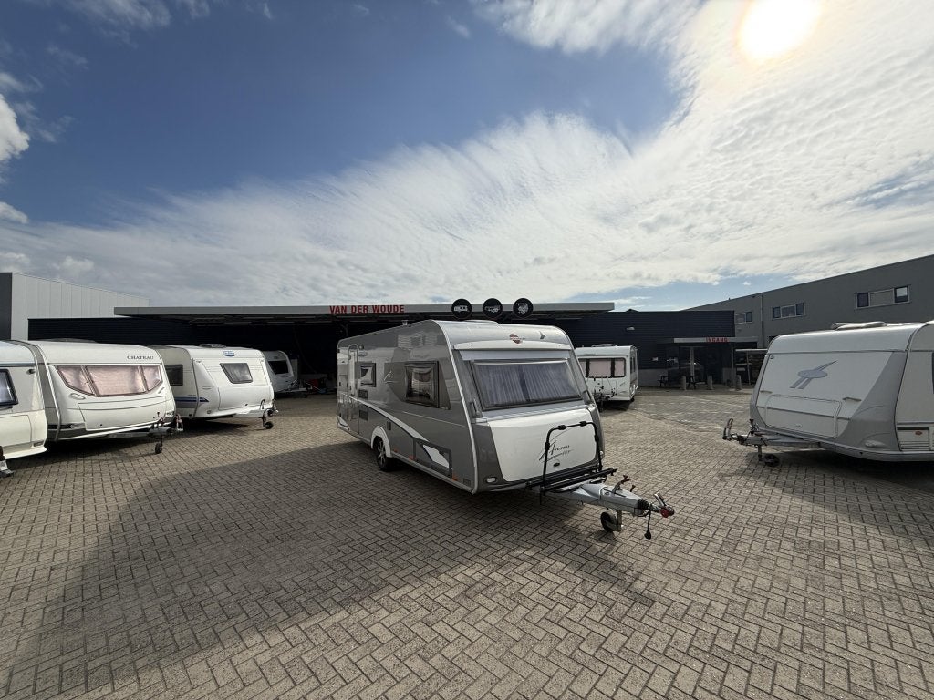 Bürstner Averso 480 TK Stapelbed. voortent, Caravans en Kamperen, Bedrijf, Treinzit, Dwarsbed, Bürstner