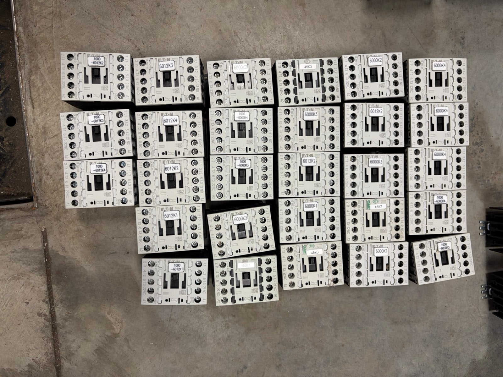 Eaton / Moeller contactoren – DILM9 serie – 24VDC – partij, Ophalen of Verzenden, Zo goed als nieuw