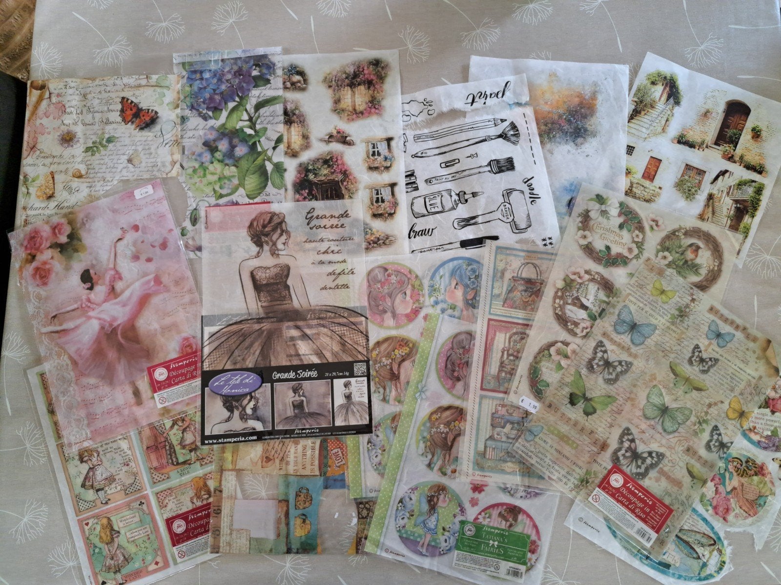 16 vel ricepaper RICE PAPER STAMPERIA STUDIOLIGHT MIXED MEDI, Ophalen of Verzenden, Zo goed als nieuw, Papier of Karton