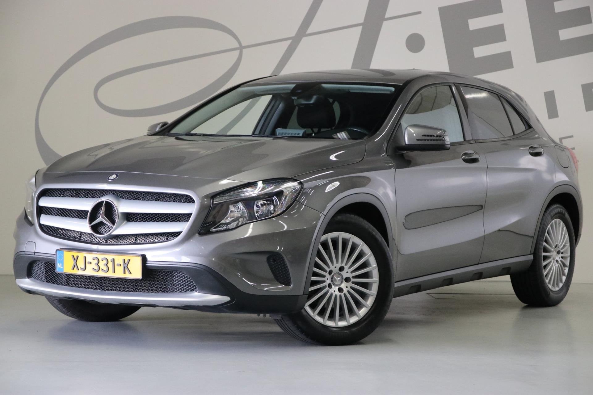 Mercedes-Benz GLA-klasse 180 Ambition/ Achteruitrijcamera/ N, Auto's, Stof, Gebruikt, 4 cilinders, 715 kg