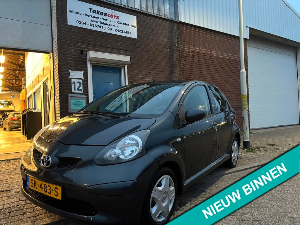 Toyota Aygo 1.0-12V + AIRCO&14 MAANDEN APK &NET GROTE BEURT, Voorwielaandrijving, Gebruikt, 4 stoelen, 68 pk