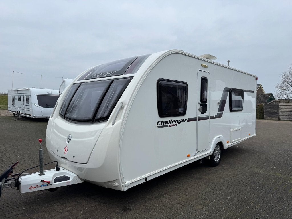 Swift Challenger 564 2014 | Enkele bedden | Grote badkamer, Caravans en Kamperen, Caravans, Bedrijf, Swift, 5 tot 6 meter, Overige typen
