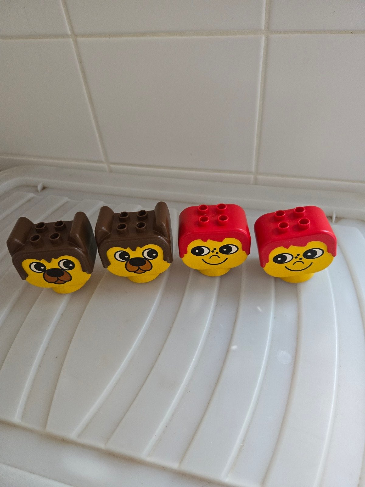 4 Duplo blokken: 2 honden, 2 hoofden (7 cm hoog), Ophalen of Verzenden, Gebruikt, Losse stenen, Duplo