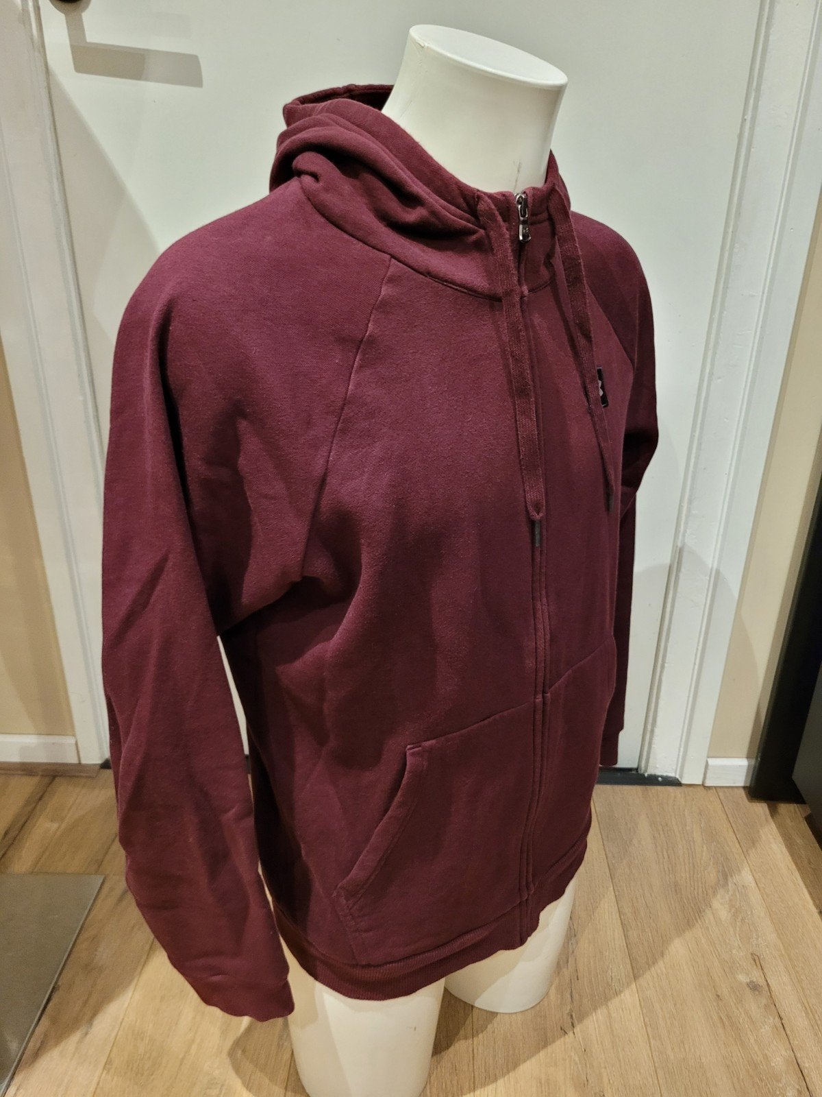 Nette bordeaux rode Under Armour vest maat M, Maat 48/50 (M), Under Armour, Ophalen of Verzenden, Zo goed als nieuw