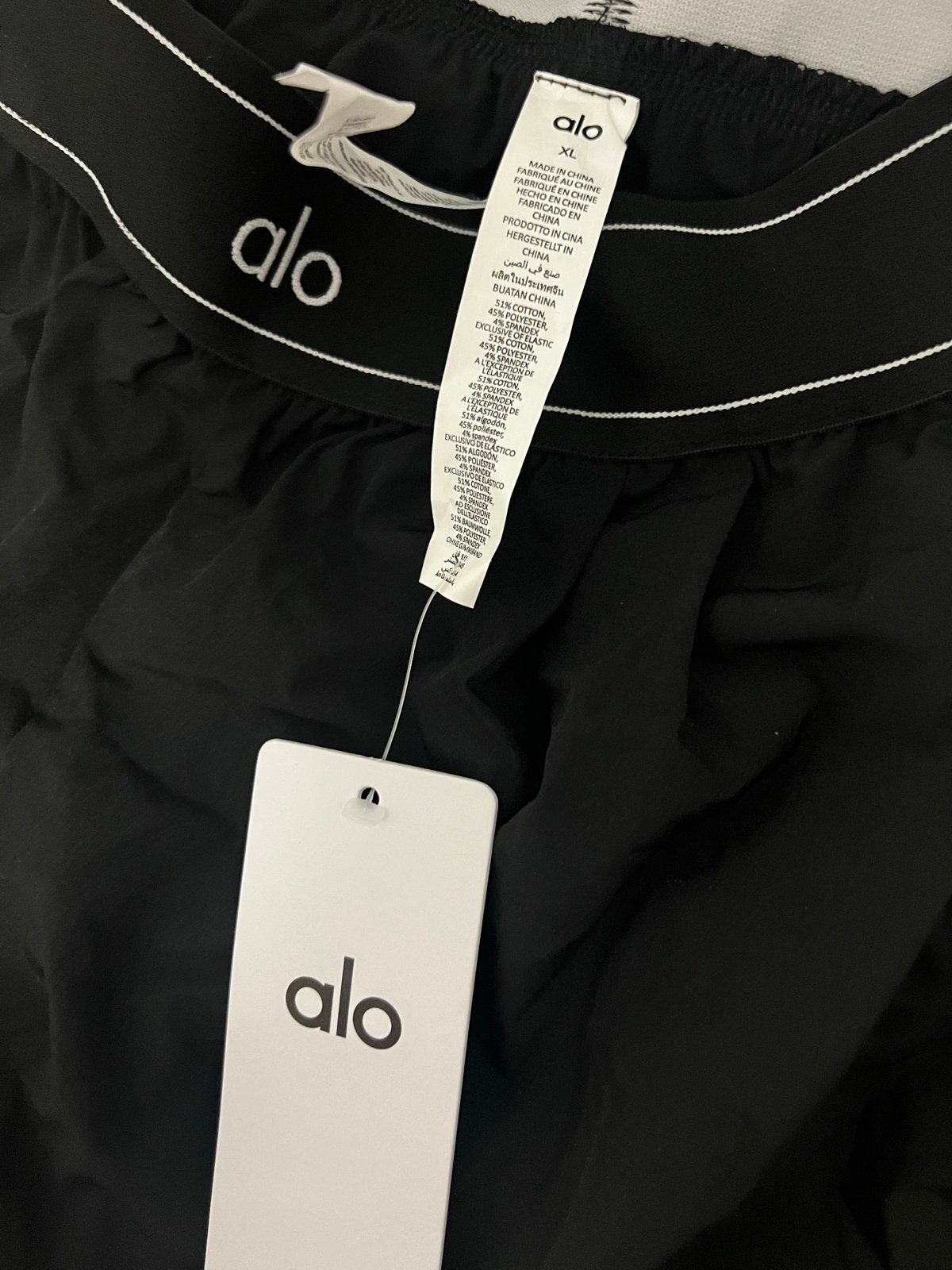 Alo Yoga sportkleding set (broek en shirt) - Nieuw, Kleding | Dames, Sportkleding, Ophalen, Zwart, Maat 46/48 (XL) of groter, Nieuw