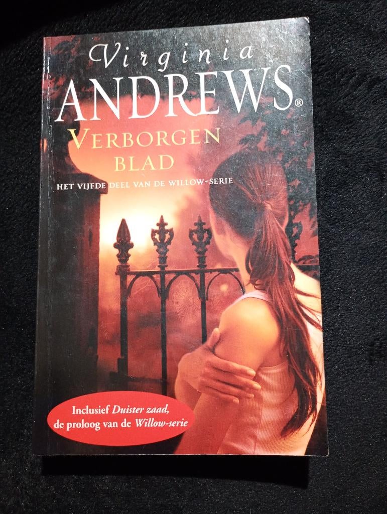 Virginia Andrews, Verborgen blad, Ophalen of Verzenden, Gelezen