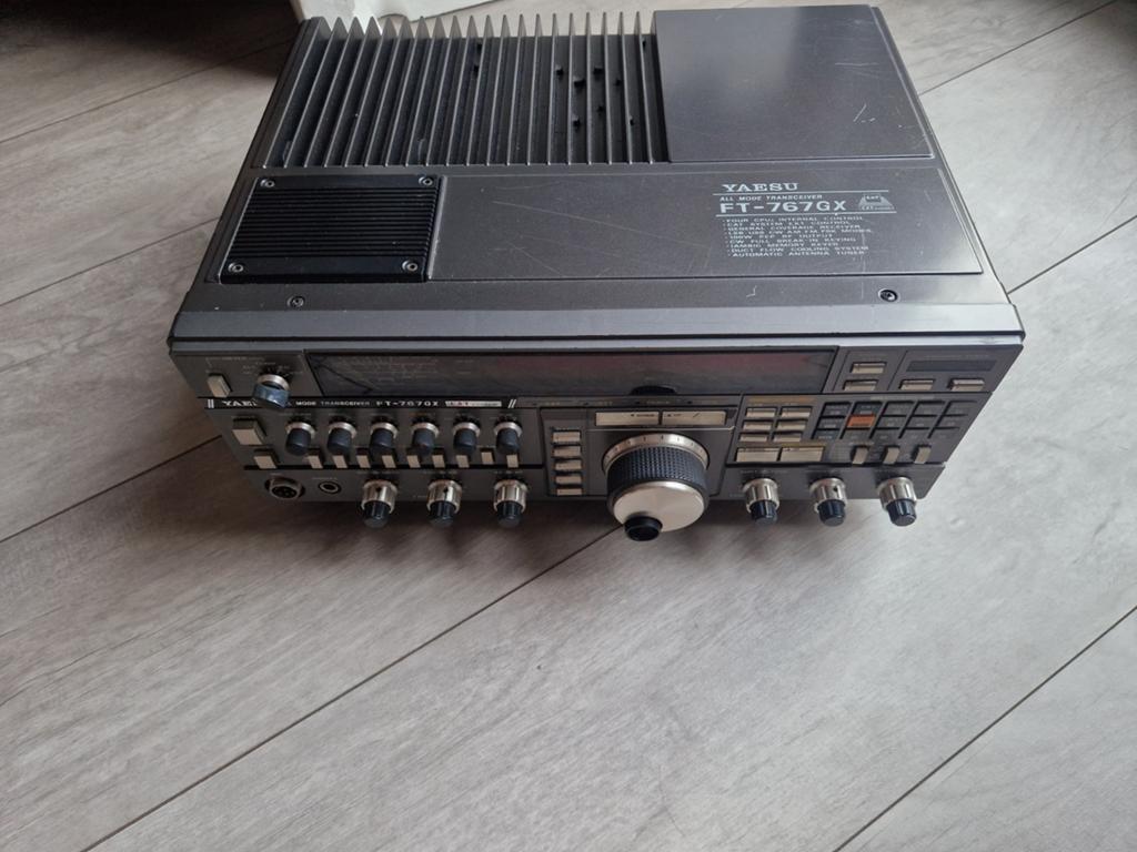 Yaesu FT767 met 144 en 50 mhz unit.   Verkocht, Ophalen of Verzenden, Gebruikt, Zender en Ontvanger